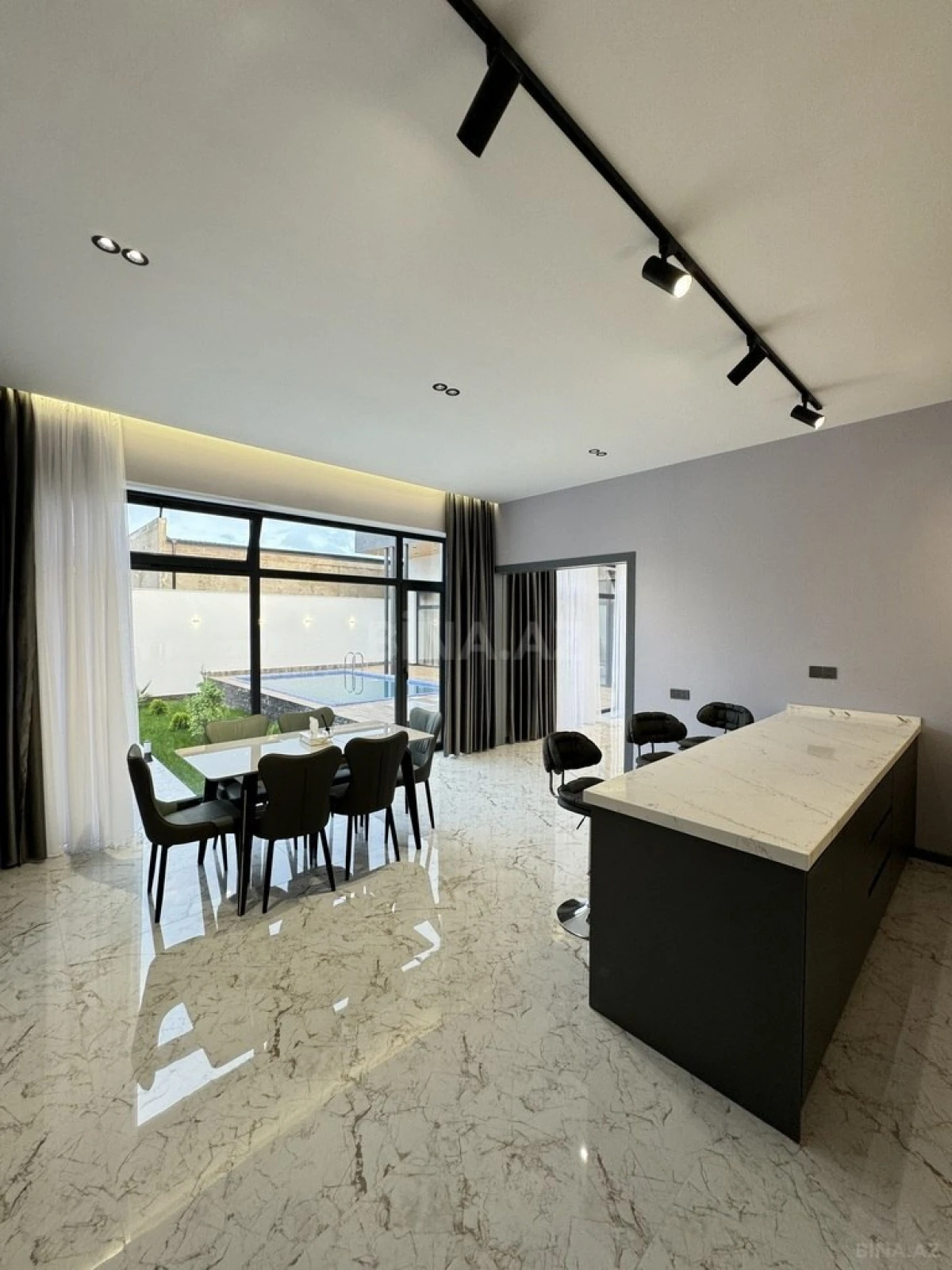 Satılır 4 otaqlı həyət evi 206 m²