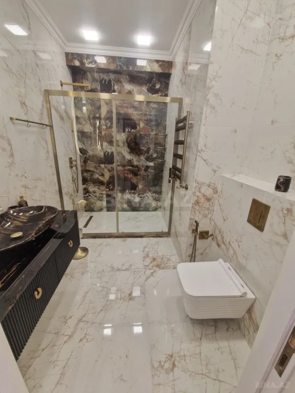 Satılır 3 otaqlı mənzil 108 m²