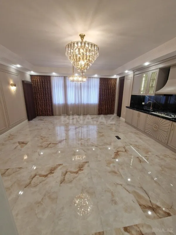 Satılır 3 otaqlı mənzil 108 m²