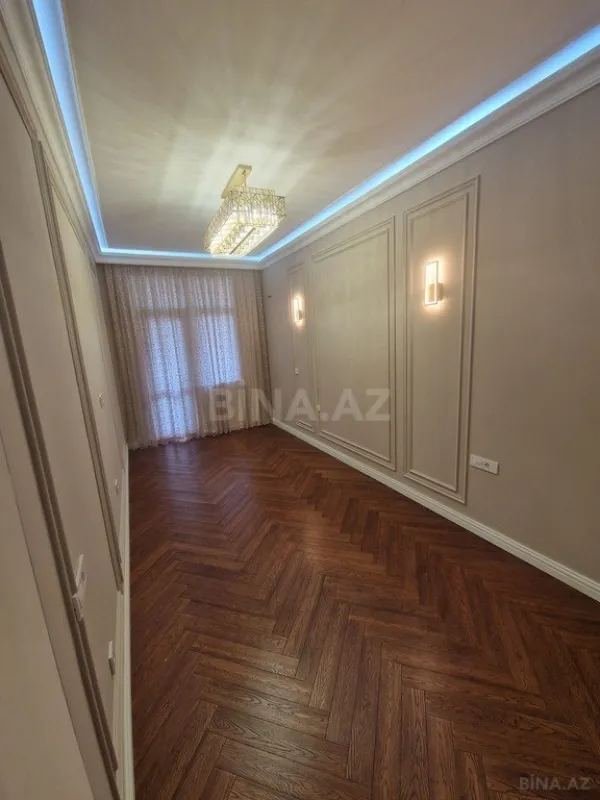 Satılır 3 otaqlı mənzil 108 m²