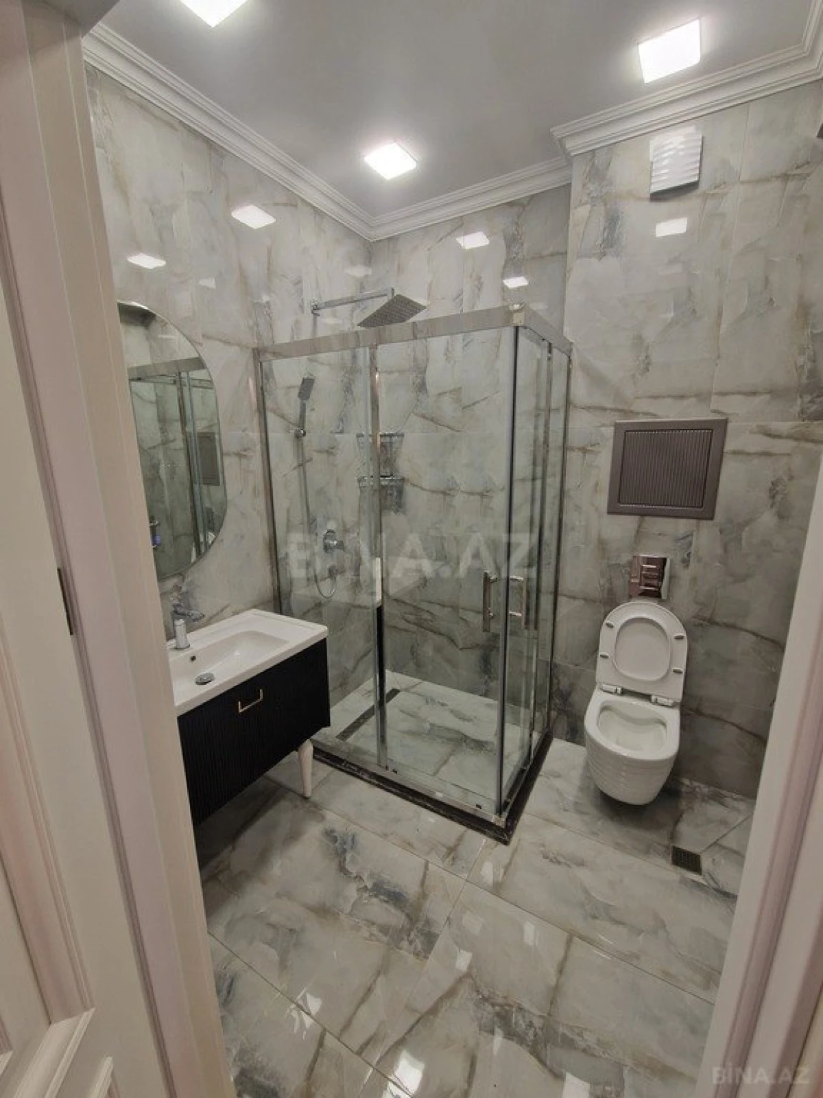 Satılır 3 otaqlı mənzil 108 m²