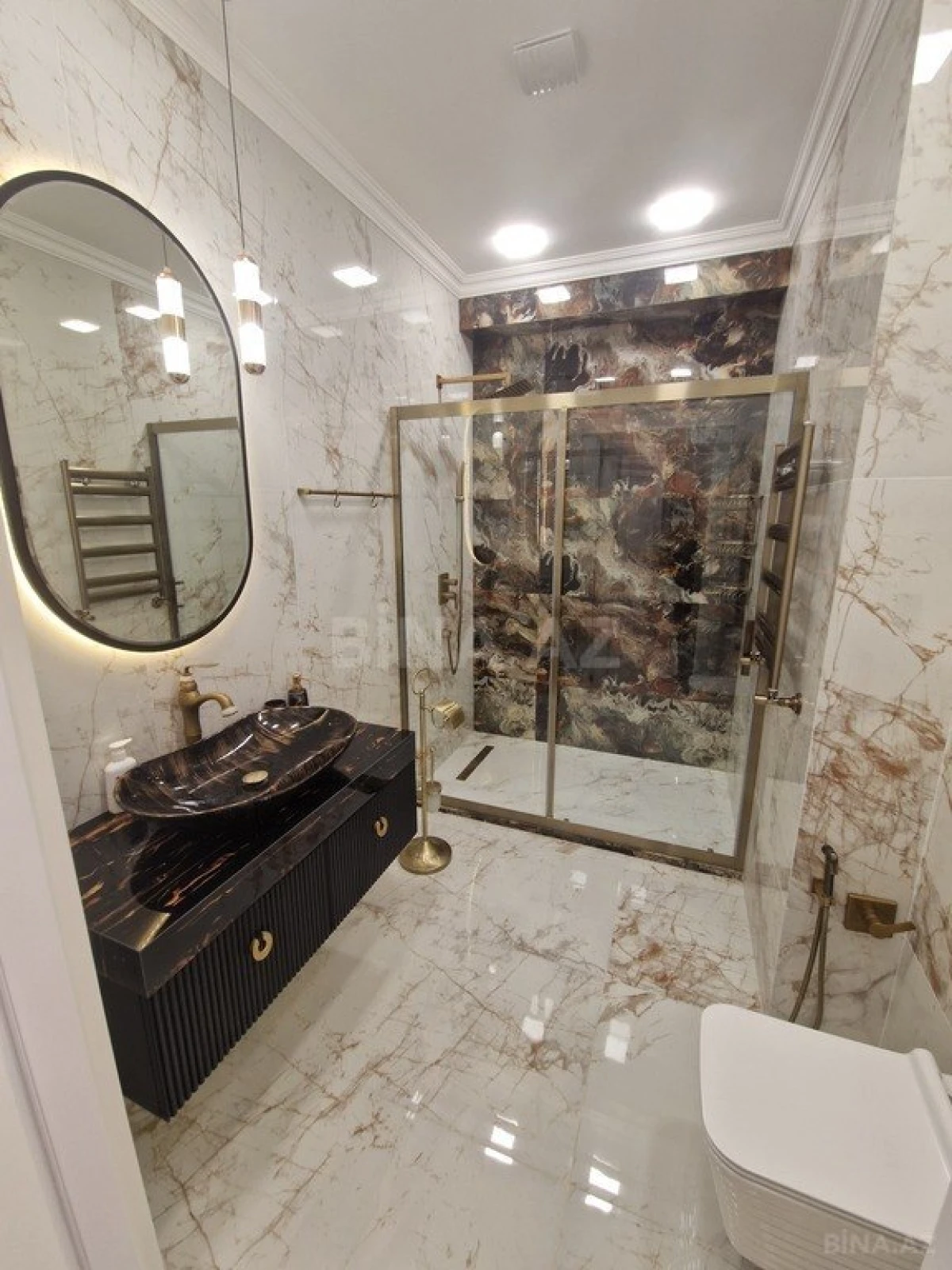 Satılır 3 otaqlı mənzil 108 m²