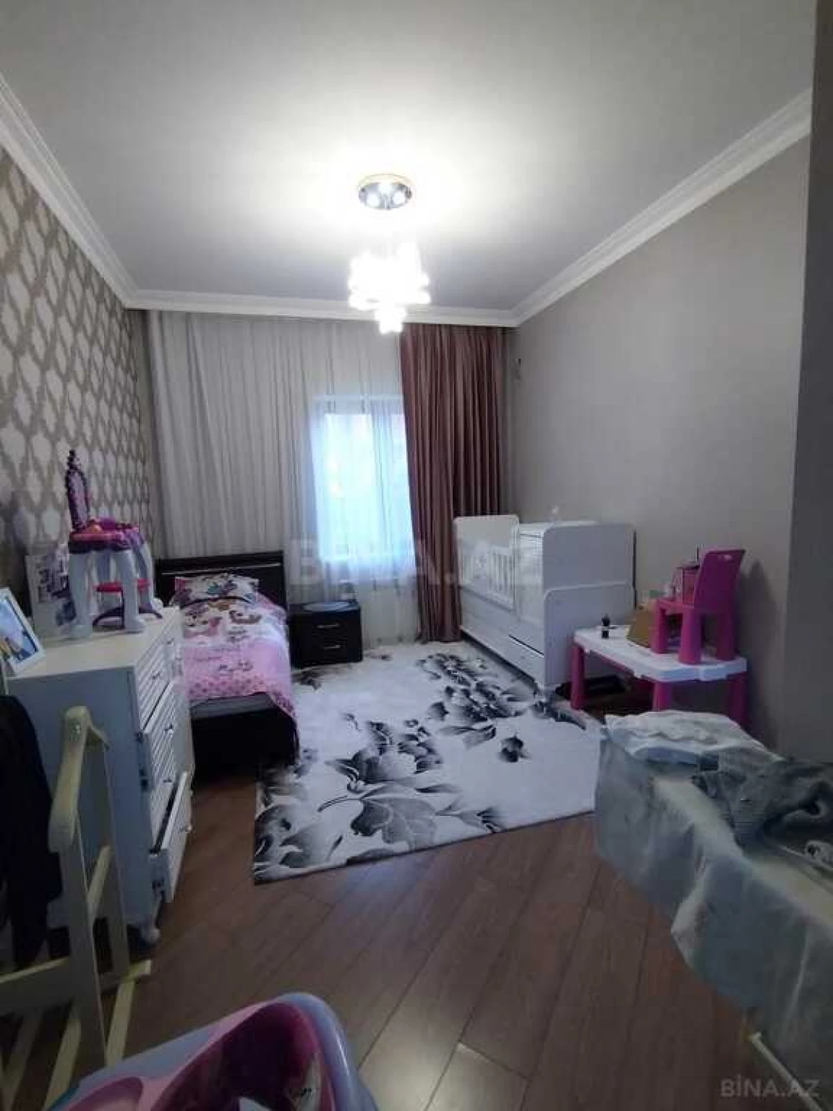 Satılır 9 otaqlı həyət evi 420 m²