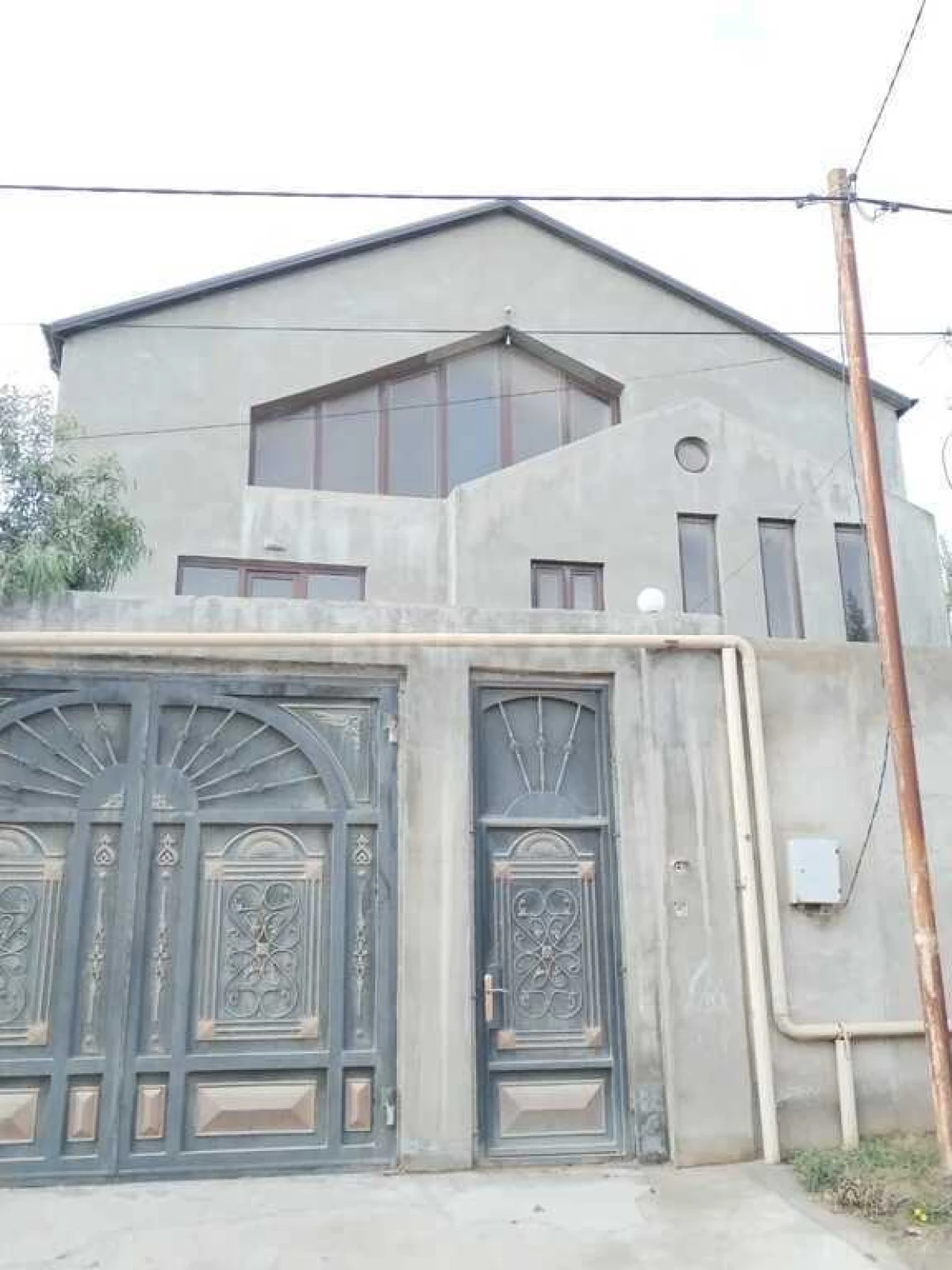 Satılır 9 otaqlı həyət evi 420 m²