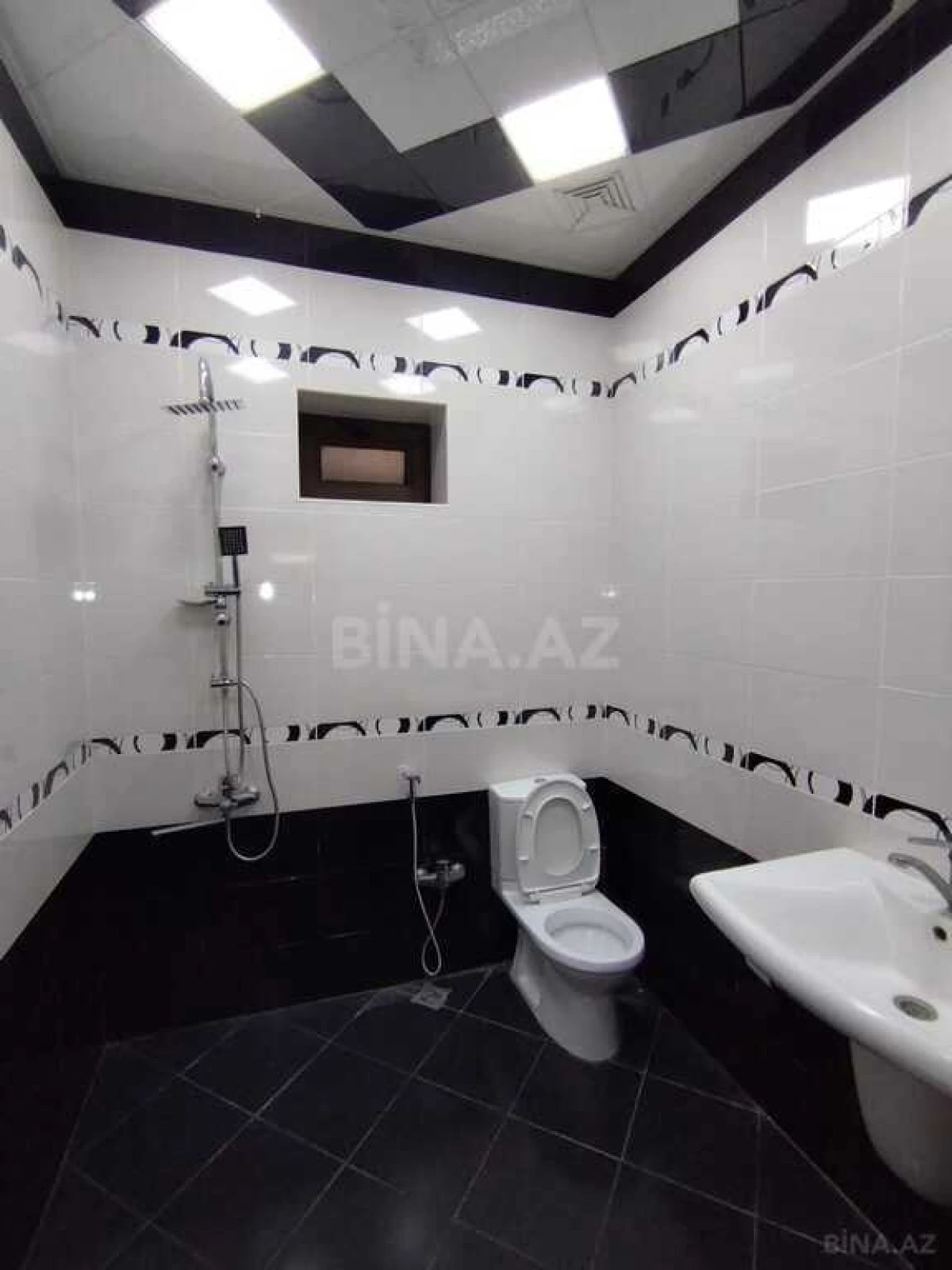 Satılır 9 otaqlı həyət evi 420 m²