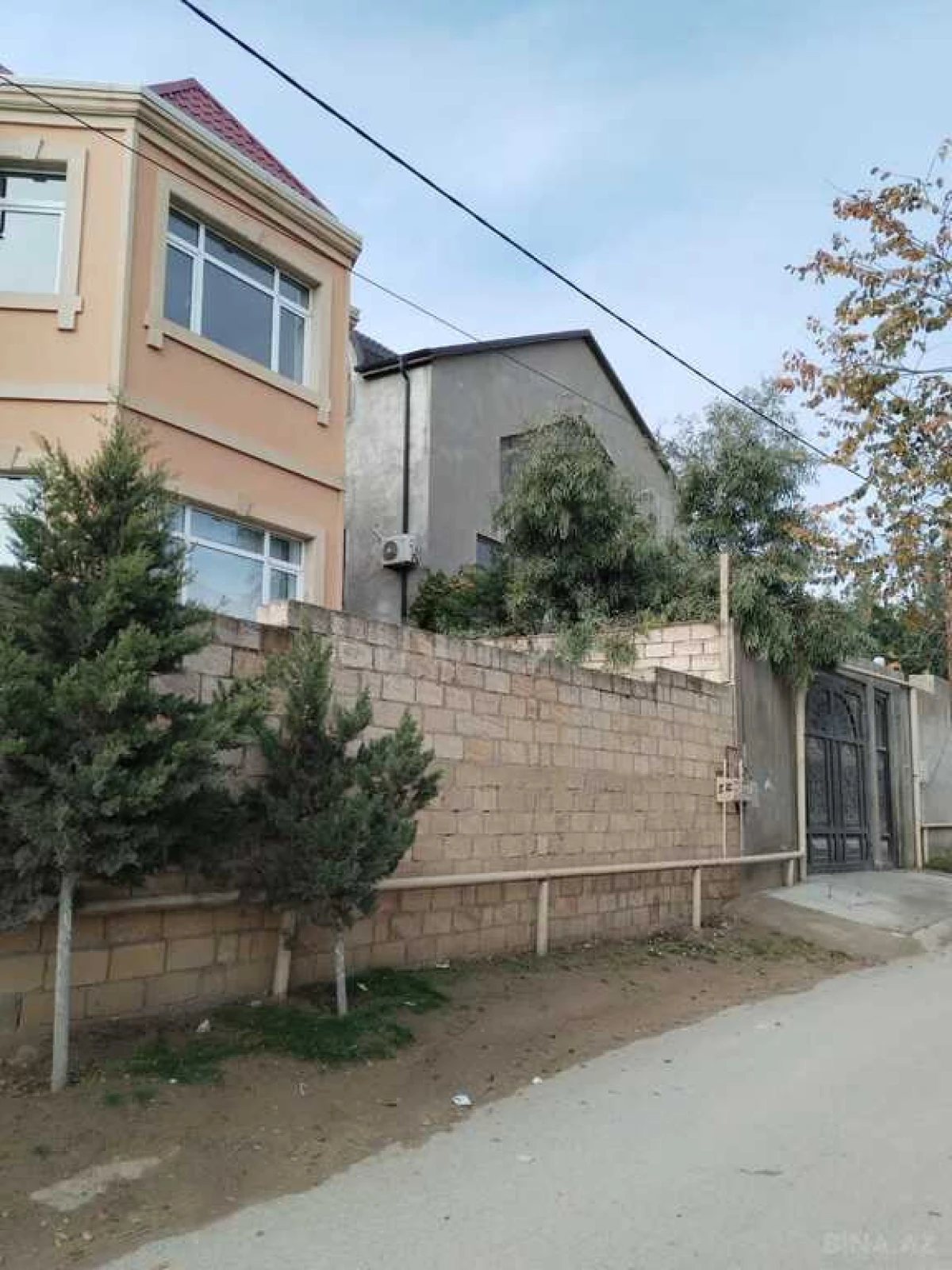 Satılır 9 otaqlı həyət evi 420 m²
