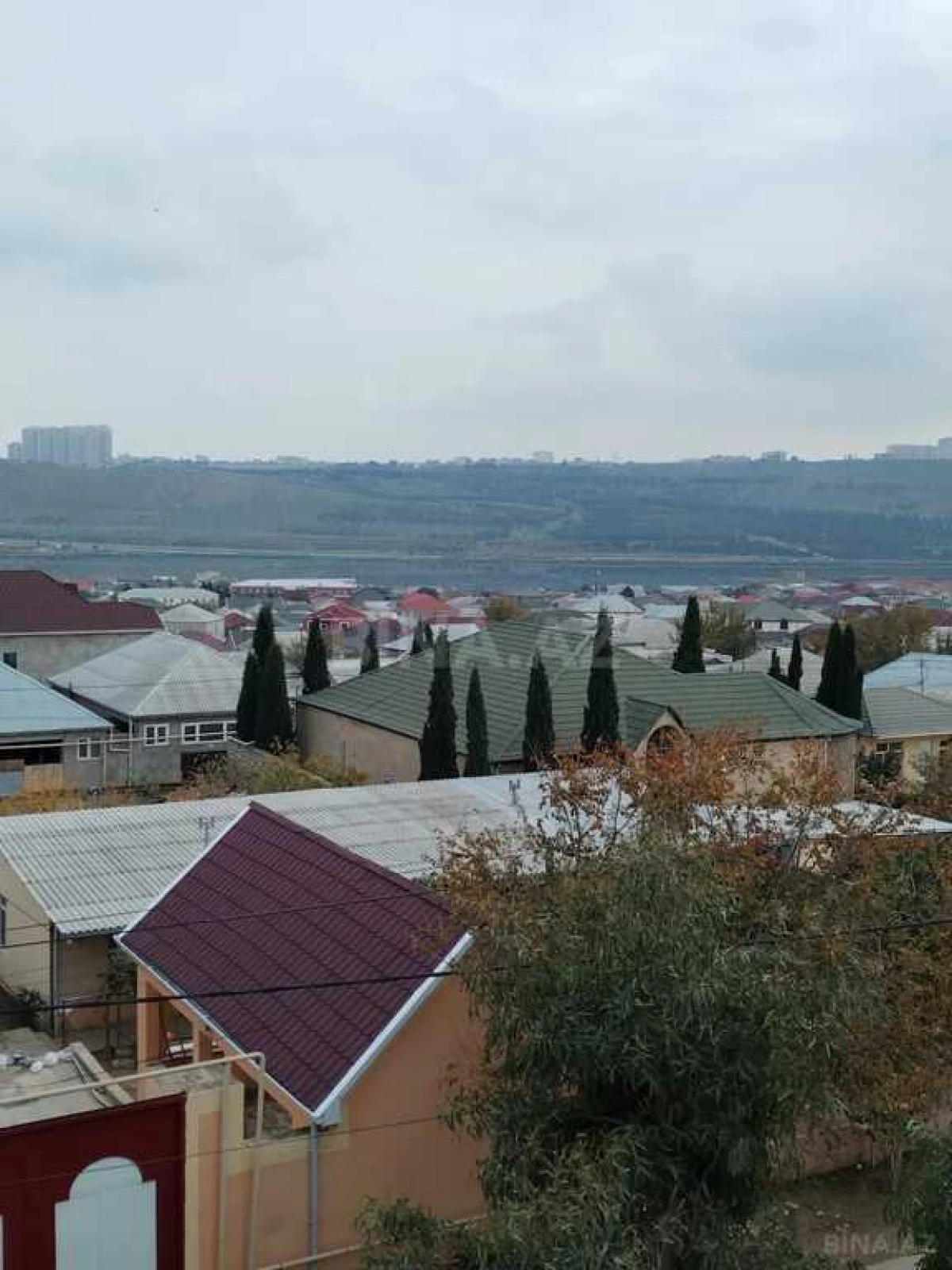 Satılır 9 otaqlı həyət evi 420 m²