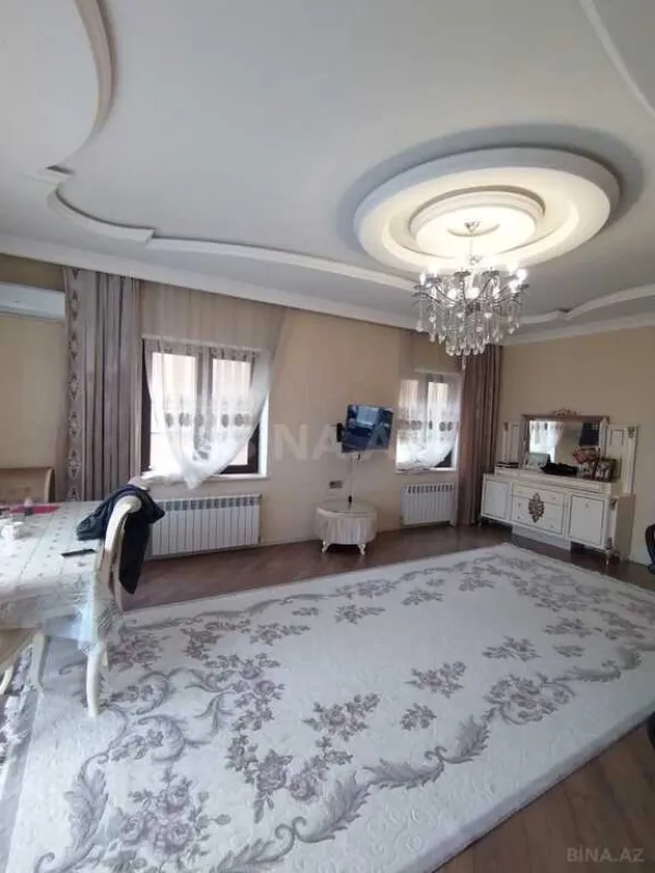 Satılır 9 otaqlı həyət evi 420 m²