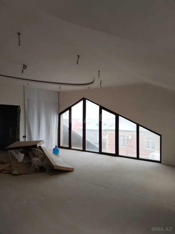 Satılır 9 otaqlı həyət evi 420 m²