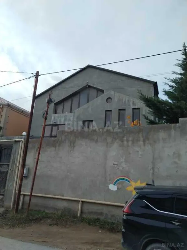 Satılır 9 otaqlı həyət evi 420 m²