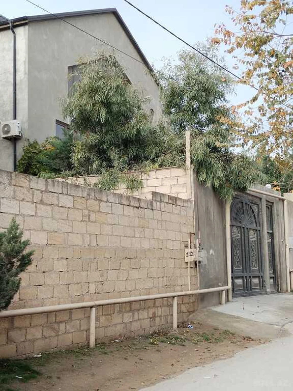 Satılır 9 otaqlı həyət evi 420 m²