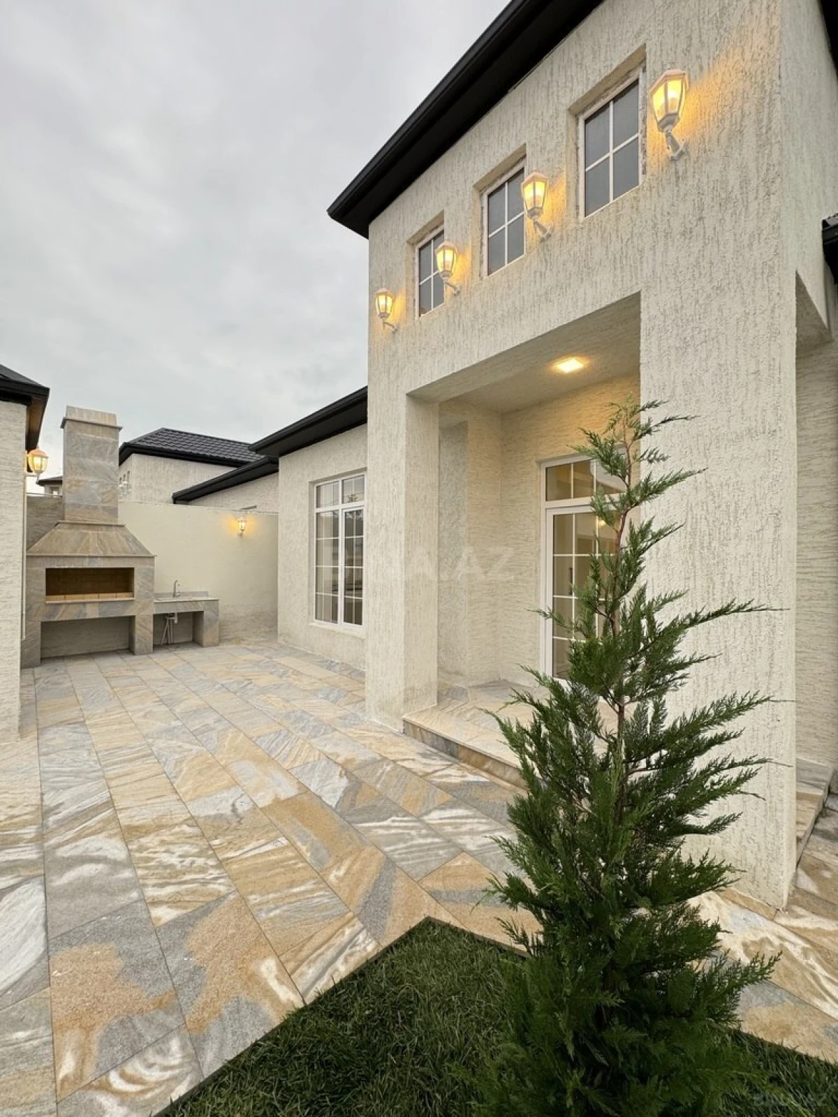 Satılır 4 otaqlı həyət evi 160 m²