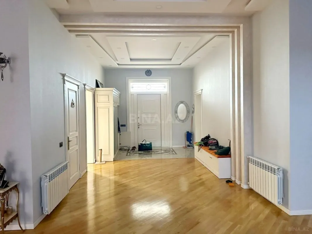 Satılır 7 otaqlı həyət evi 750 m²