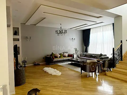 Satılır 7 otaqlı həyət evi 750 m²