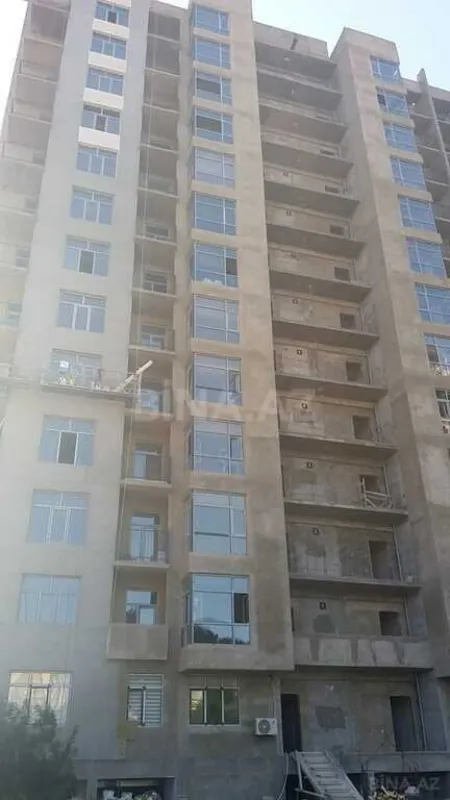 Satılır 3 otaqlı mənzil 147 m²