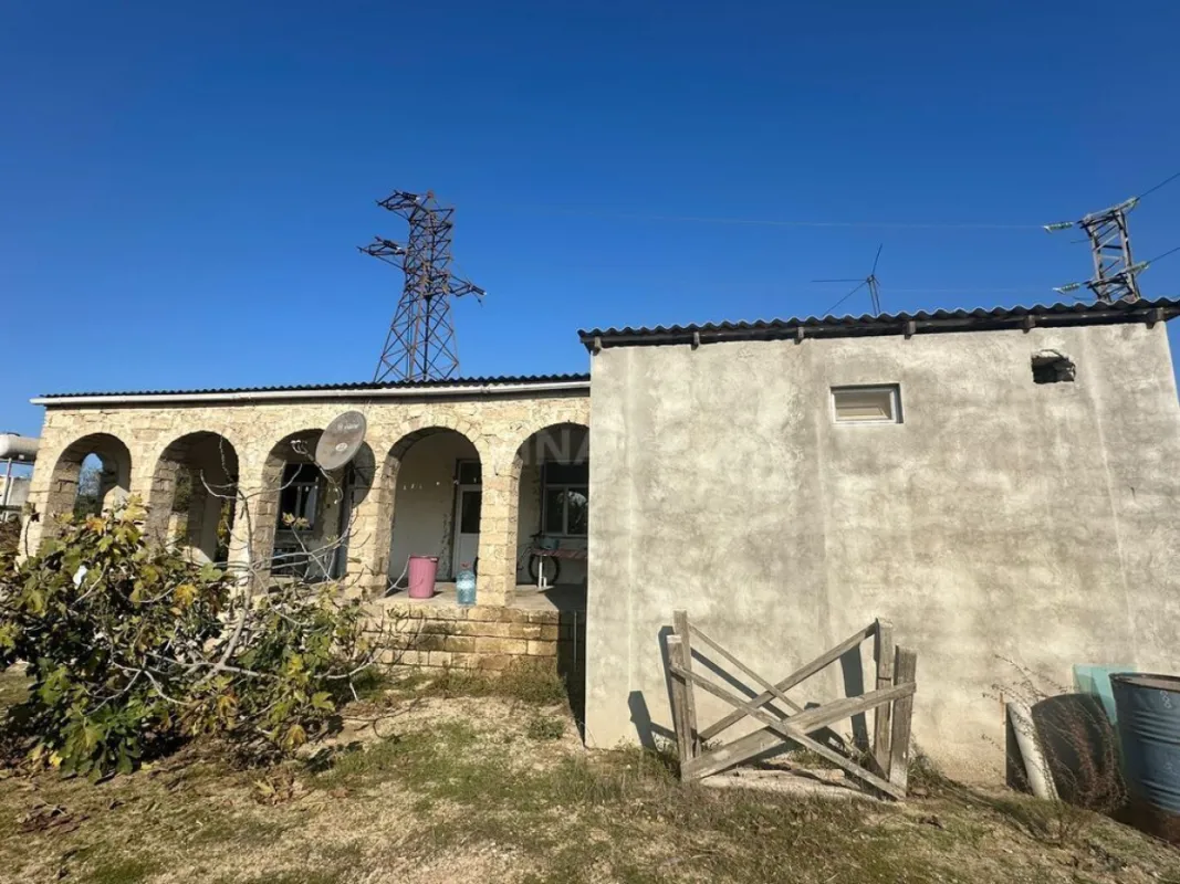 Satılır 5 otaqlı həyət evi 200 m²