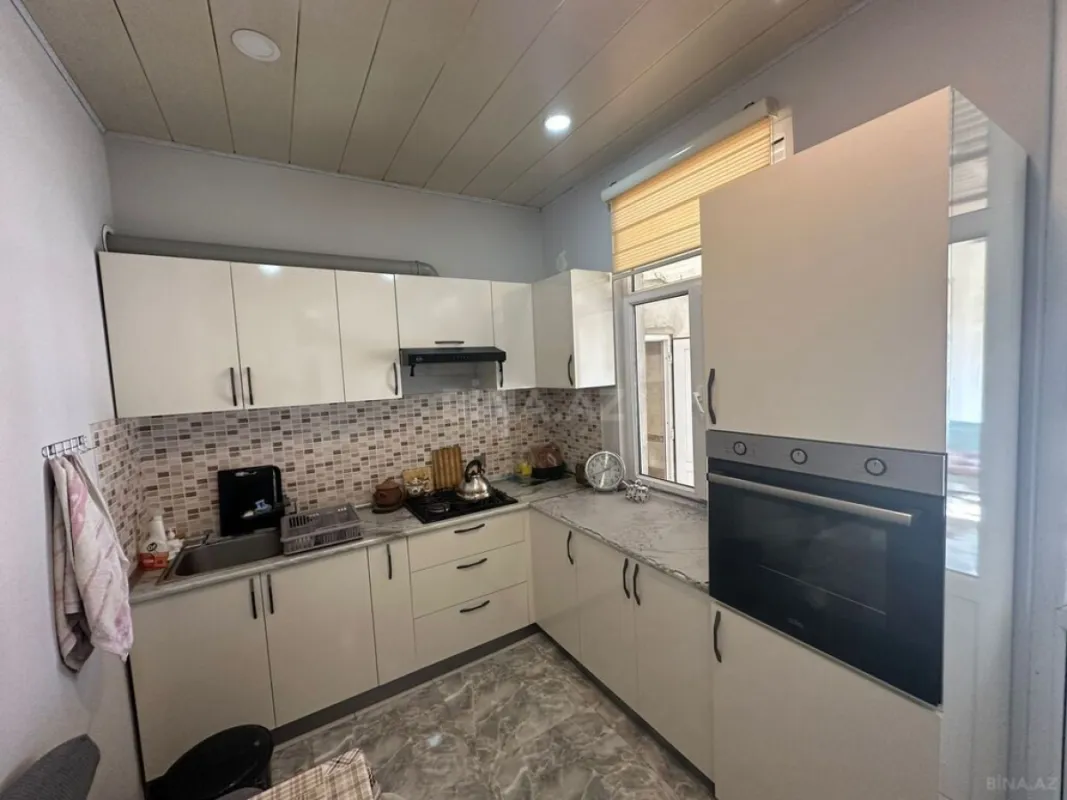 Satılır 5 otaqlı həyət evi 200 m²