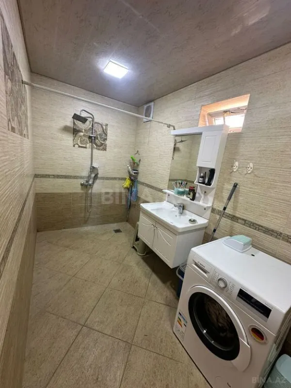 Satılır 5 otaqlı həyət evi 200 m²