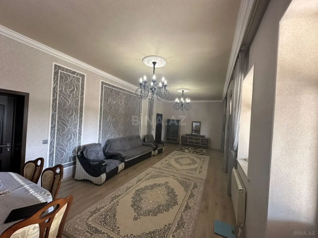 Satılır 5 otaqlı həyət evi 200 m²