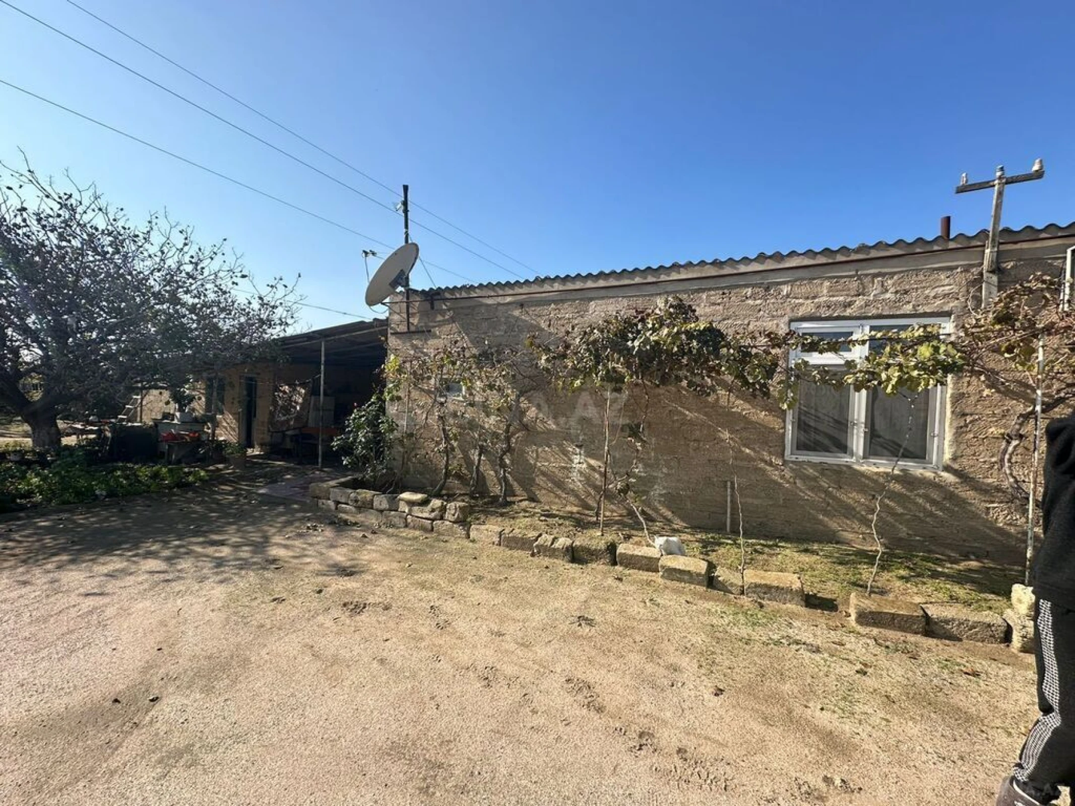 Satılır 5 otaqlı həyət evi 200 m²