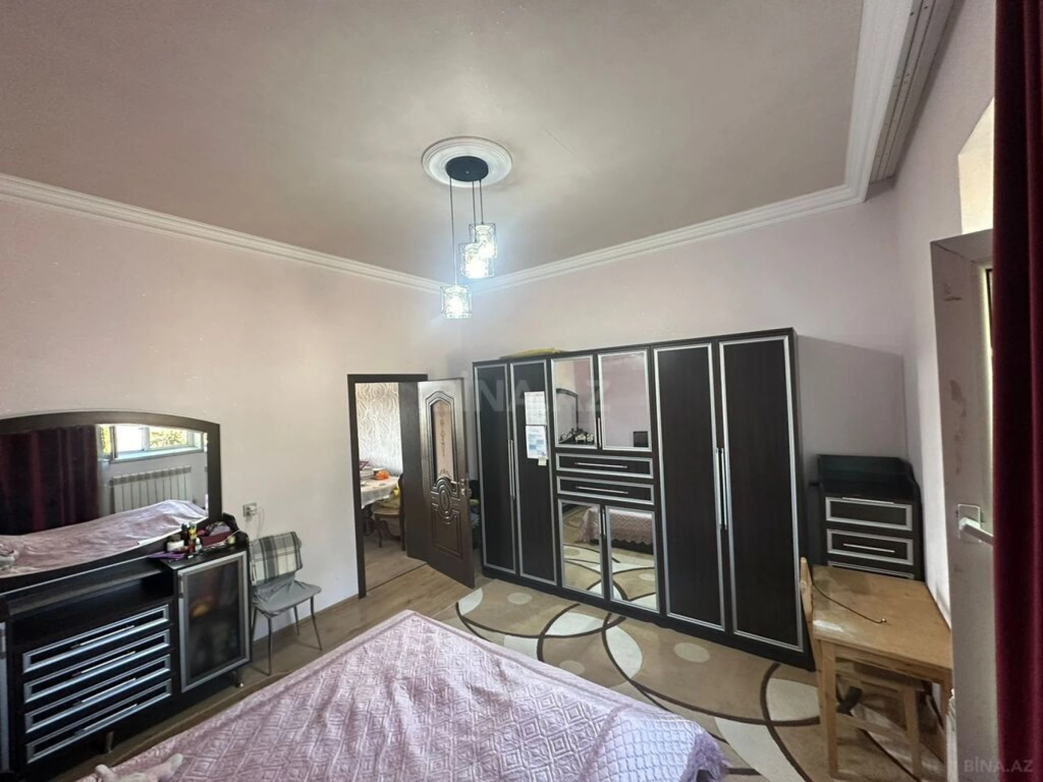 Satılır 5 otaqlı həyət evi 200 m²