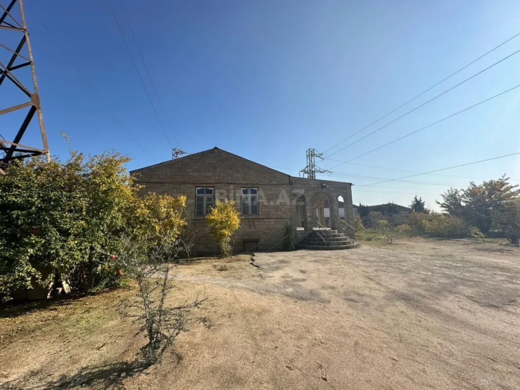 Satılır 5 otaqlı həyət evi 200 m²
