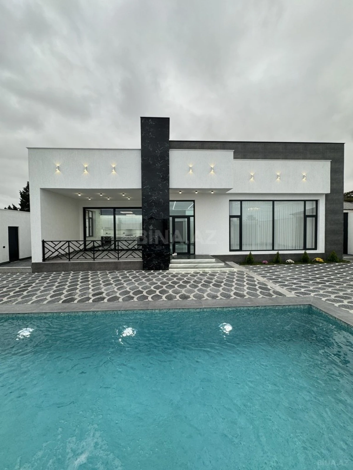 Satılır 4 otaqlı həyət evi 220 m²