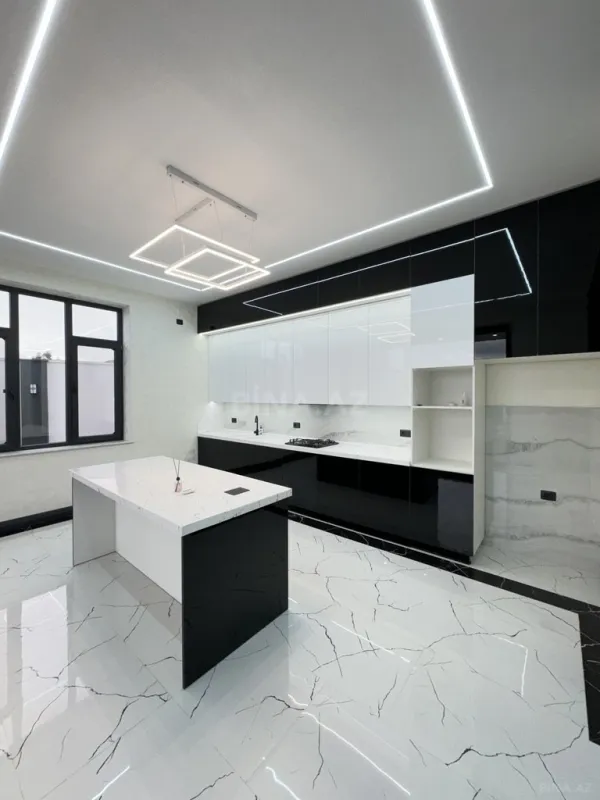 Satılır 4 otaqlı həyət evi 220 m²