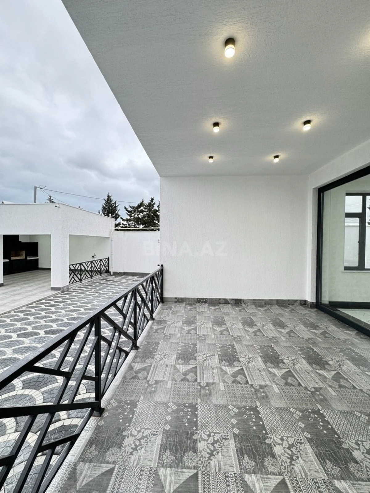 Satılır 4 otaqlı həyət evi 220 m²