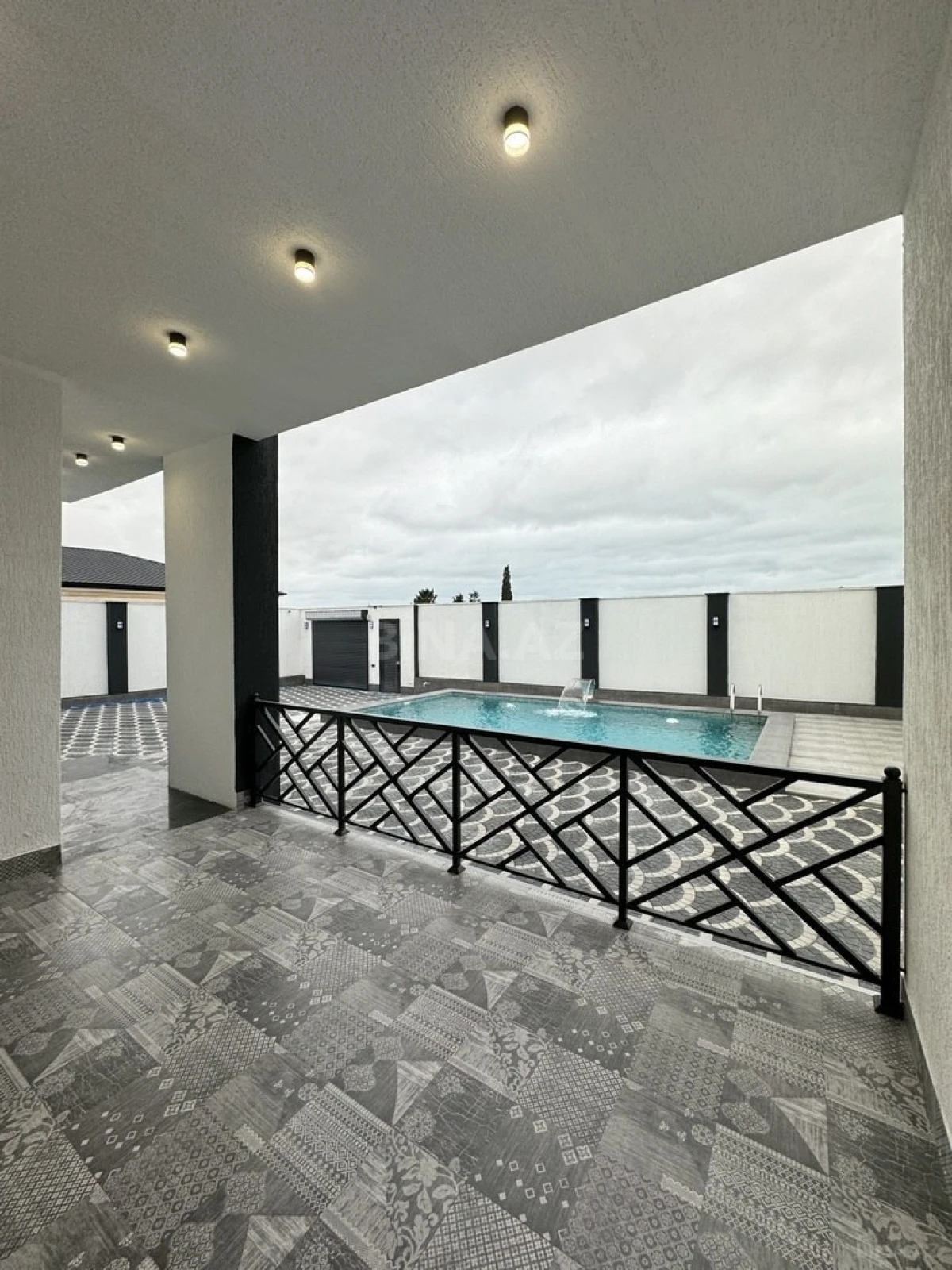 Satılır 4 otaqlı həyət evi 220 m²