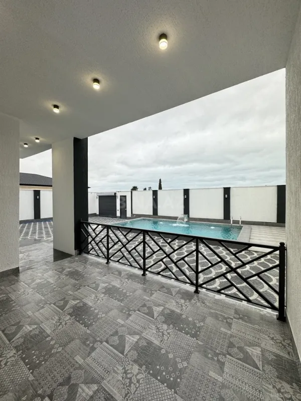 Satılır 4 otaqlı həyət evi 220 m²