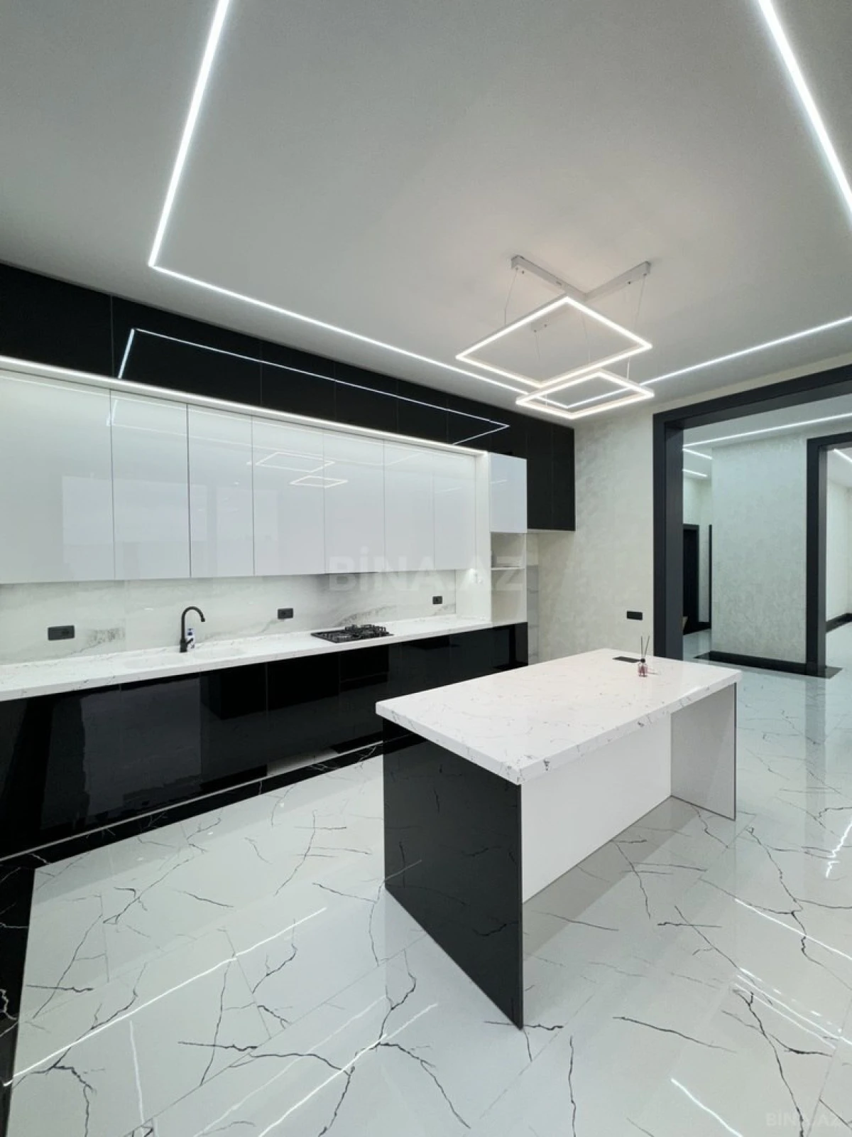 Satılır 4 otaqlı həyət evi 220 m²