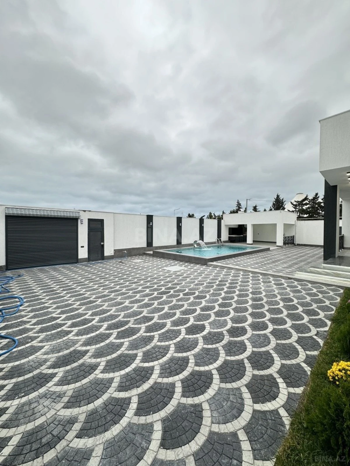 Satılır 4 otaqlı həyət evi 220 m²