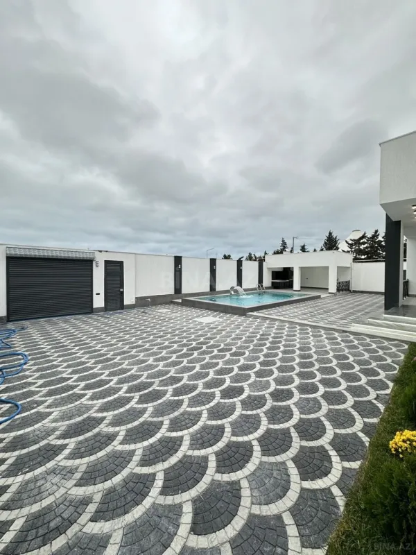 Satılır 4 otaqlı həyət evi 220 m²