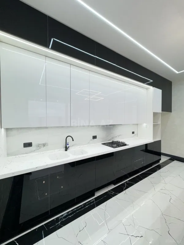 Satılır 4 otaqlı həyət evi 220 m²