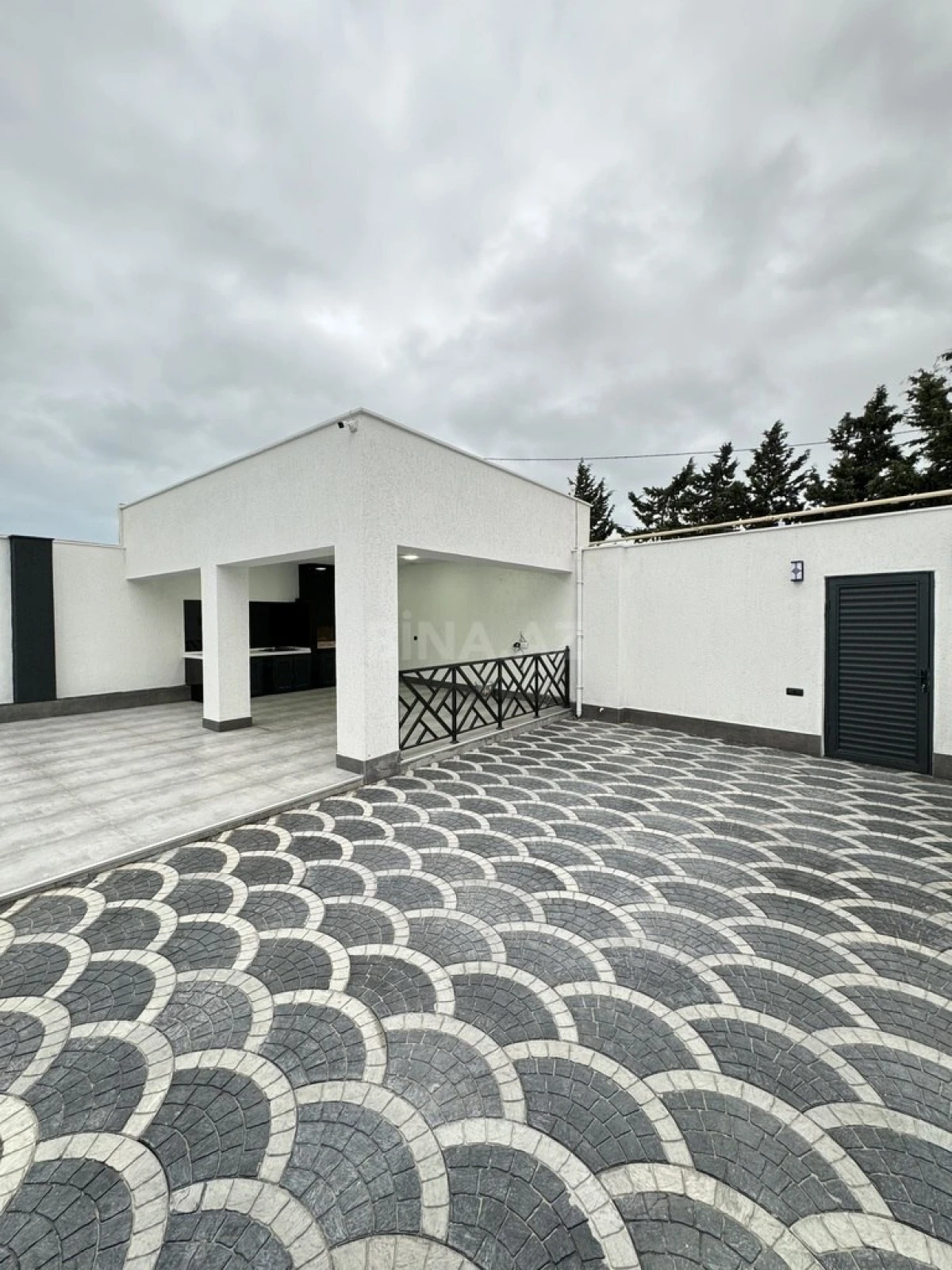 Satılır 4 otaqlı həyət evi 220 m²