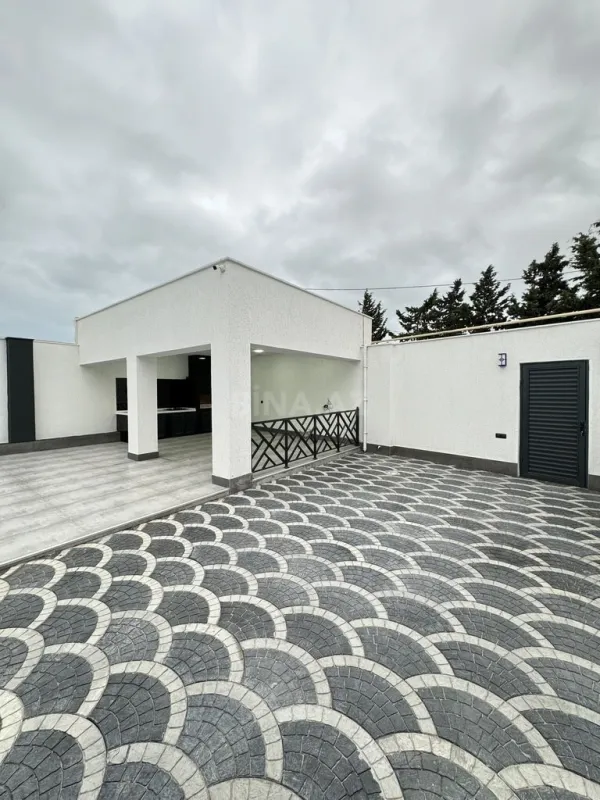 Satılır 4 otaqlı həyət evi 220 m²