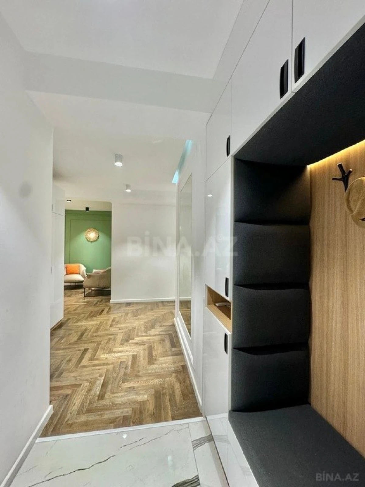 Satılır 3 otaqlı mənzil 124 m²