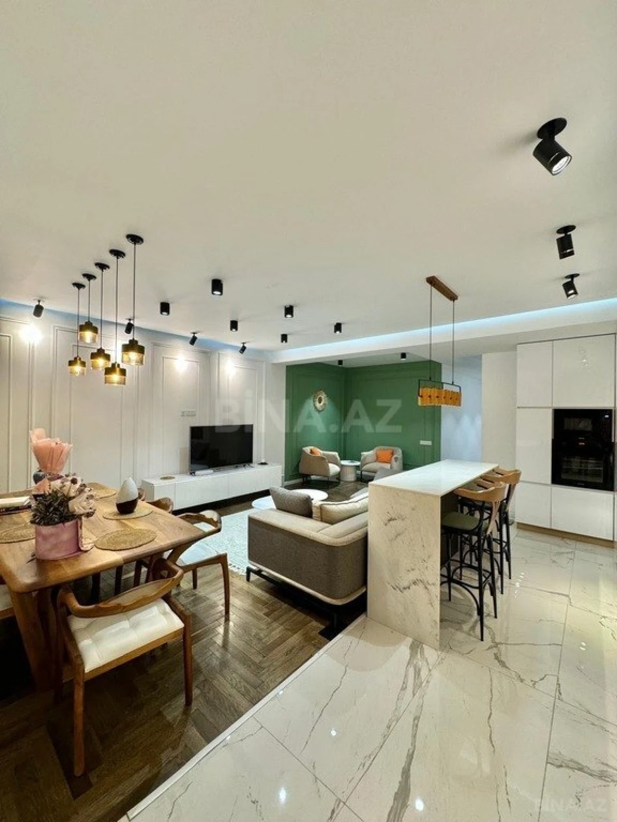 Satılır 3 otaqlı mənzil 124 m²