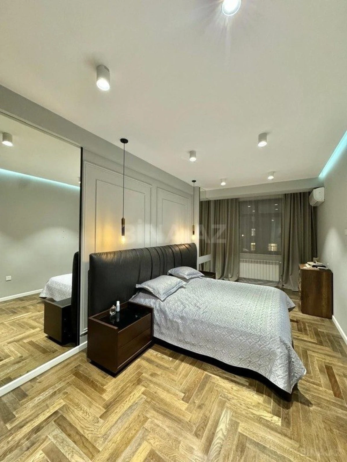 Satılır 3 otaqlı mənzil 124 m²