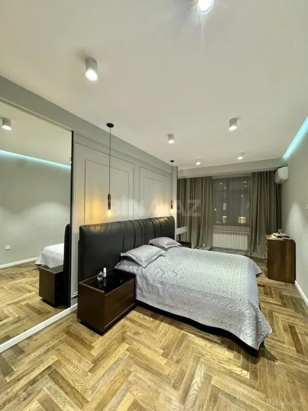 Satılır 3 otaqlı mənzil 124 m²