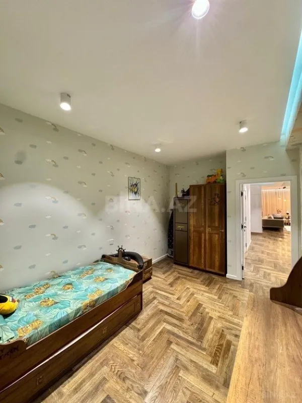 Satılır 3 otaqlı mənzil 124 m²