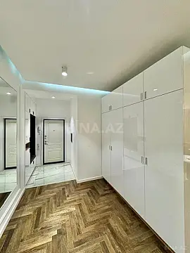 Satılır 3 otaqlı mənzil 124 m²