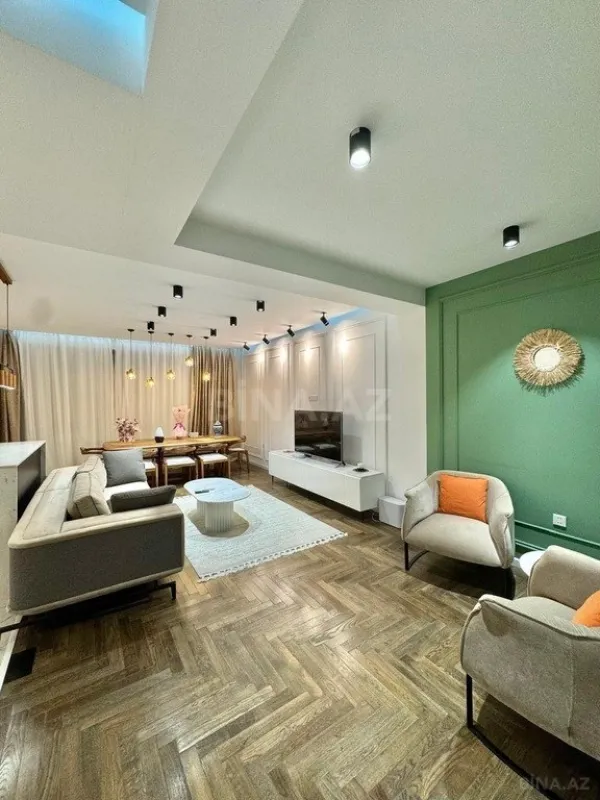 Satılır 3 otaqlı mənzil 124 m²