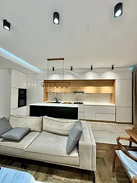 Satılır 3 otaqlı mənzil 124 m²