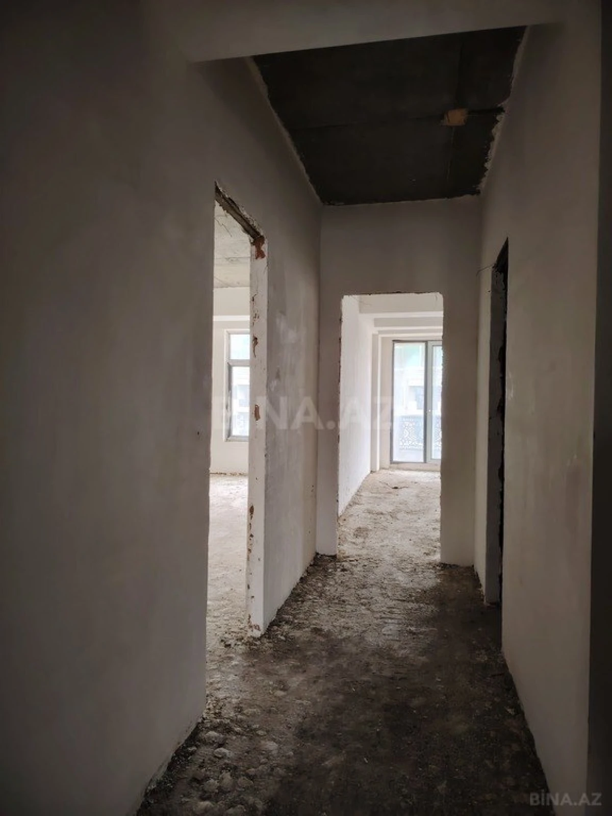 Satılır 4 otaqlı mənzil 171 m²