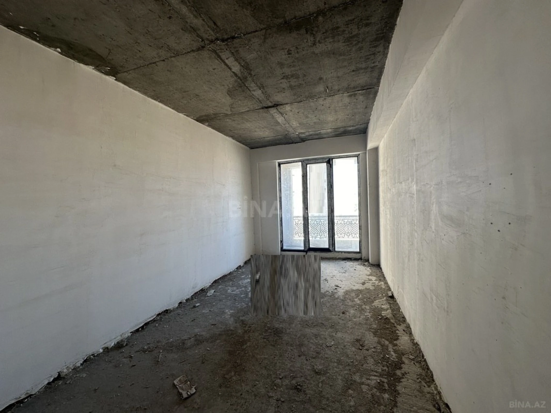 Satılır 4 otaqlı mənzil 171 m²