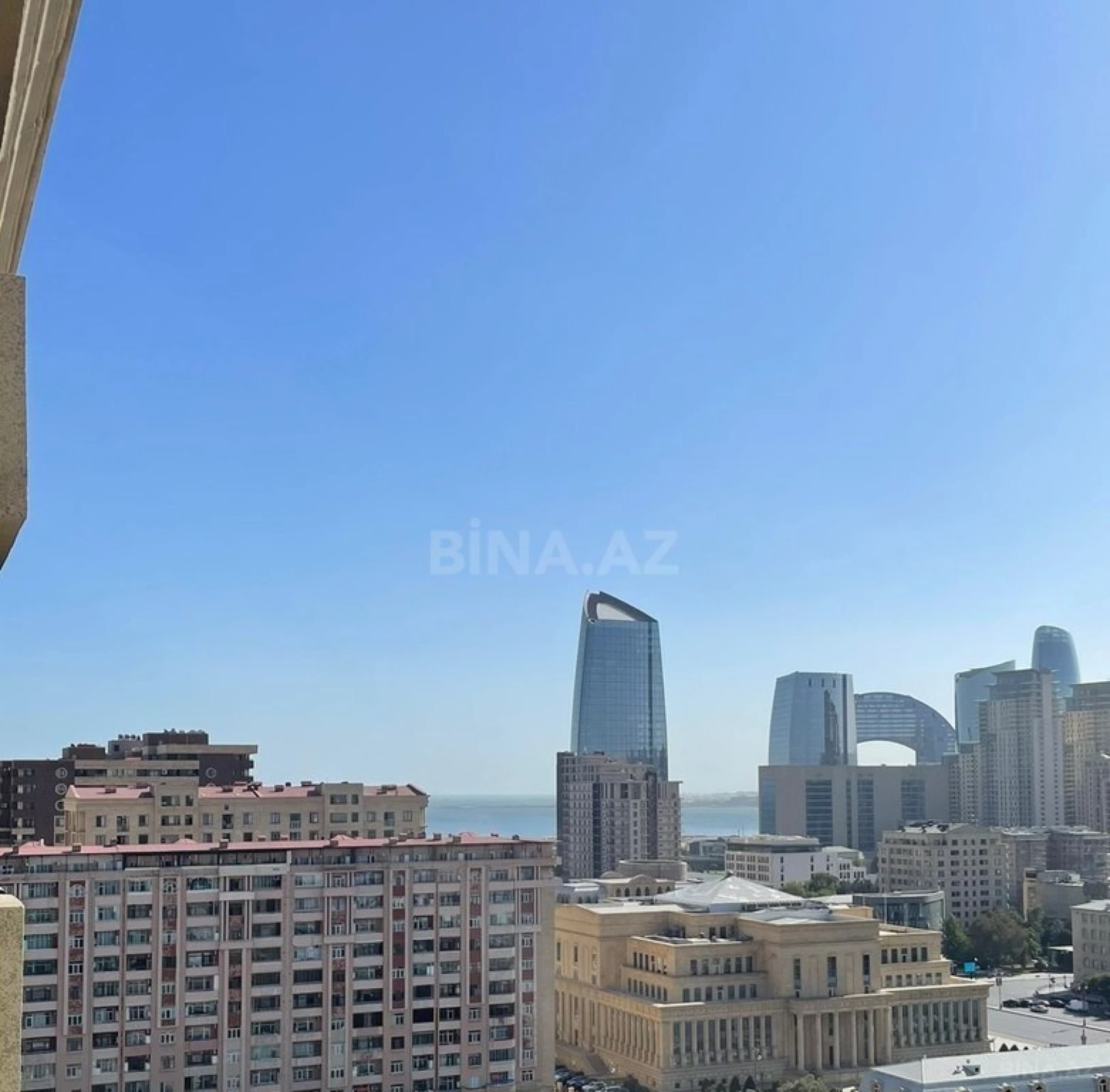 Satılır 4 otaqlı mənzil 171 m²