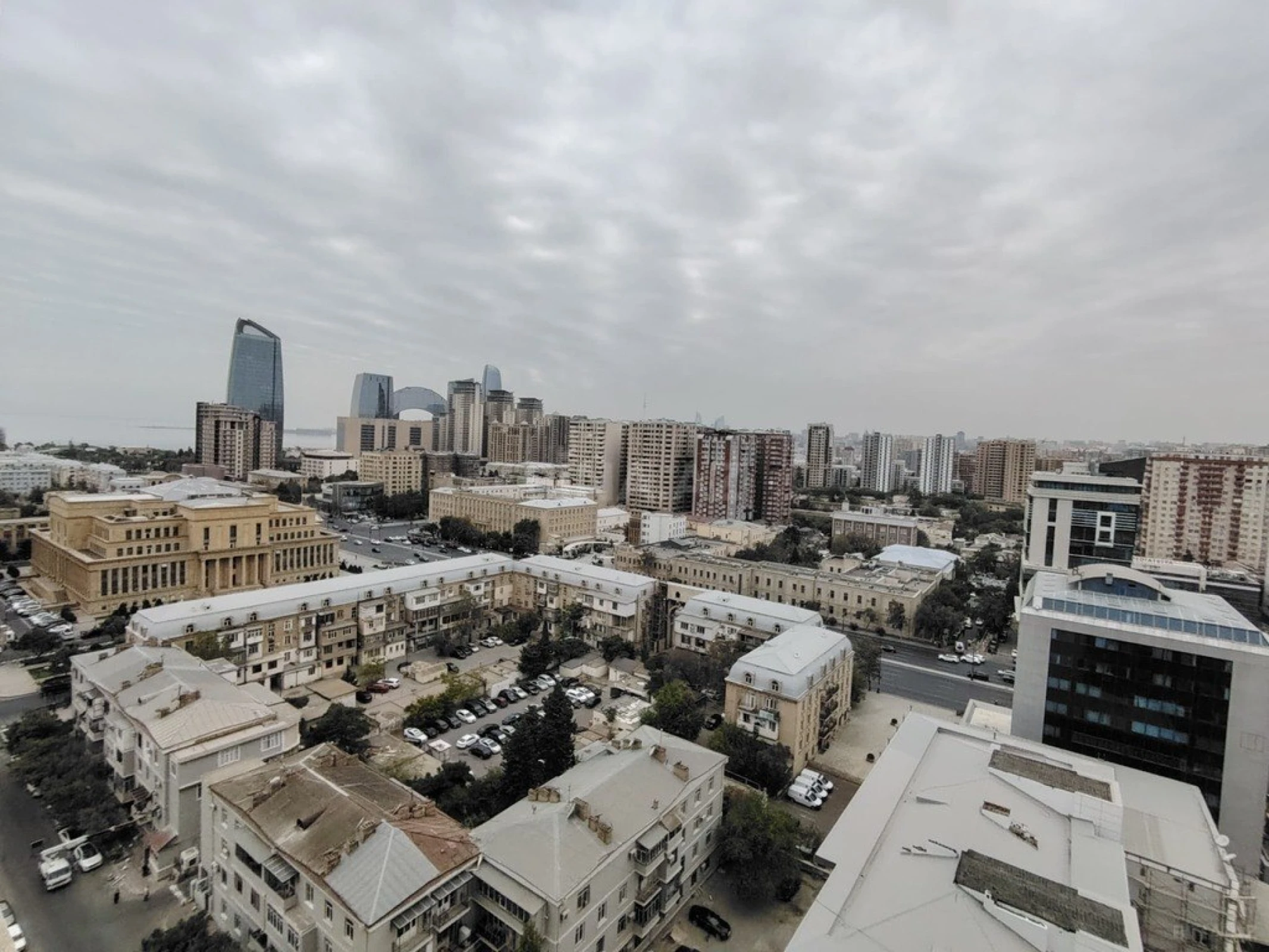 Satılır 4 otaqlı mənzil 171 m²