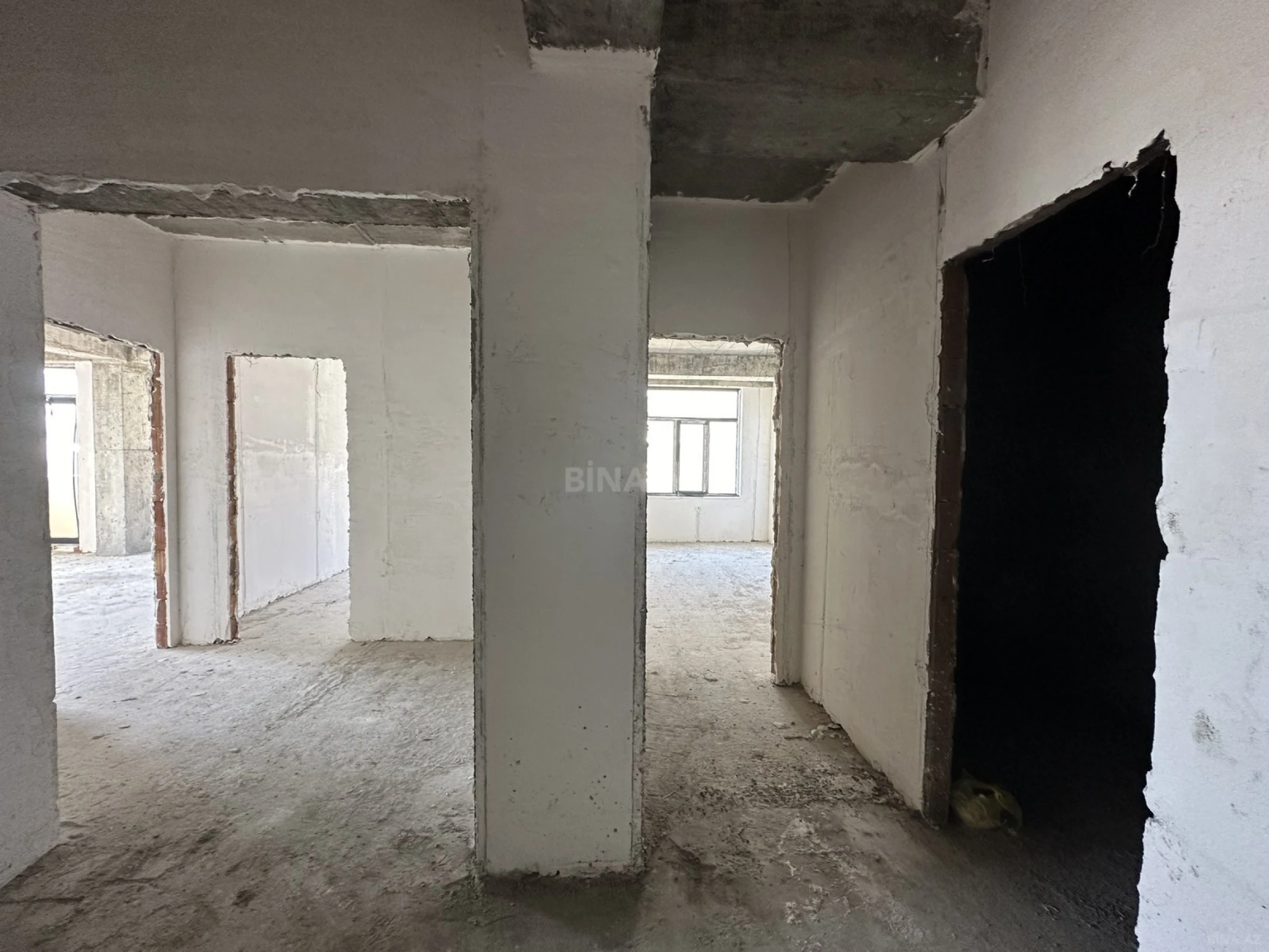 Satılır 3 otaqlı mənzil 96 m²